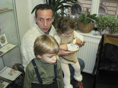 Cutting of Pitta Cake.